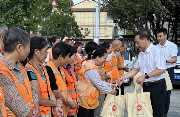 夏日送清涼 關(guān)愛沁人心——安康各級工會多措并舉為高溫…